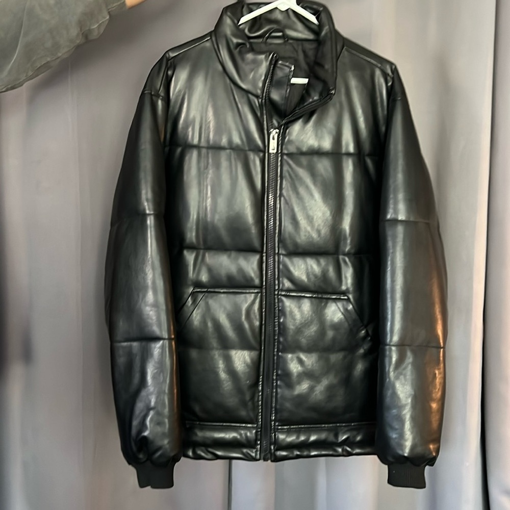 Oversized faux leather puffer - Urban Outfitters